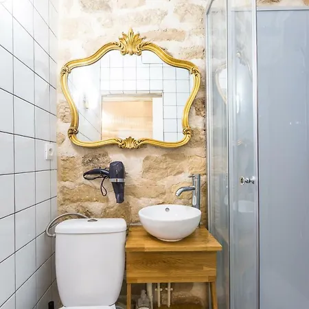 Attractive 25 M2 In A District Paris